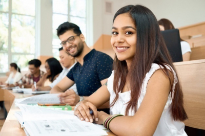 En Algérie, Ennajah accompagne les étudiants en médecine dans la préparation des examens