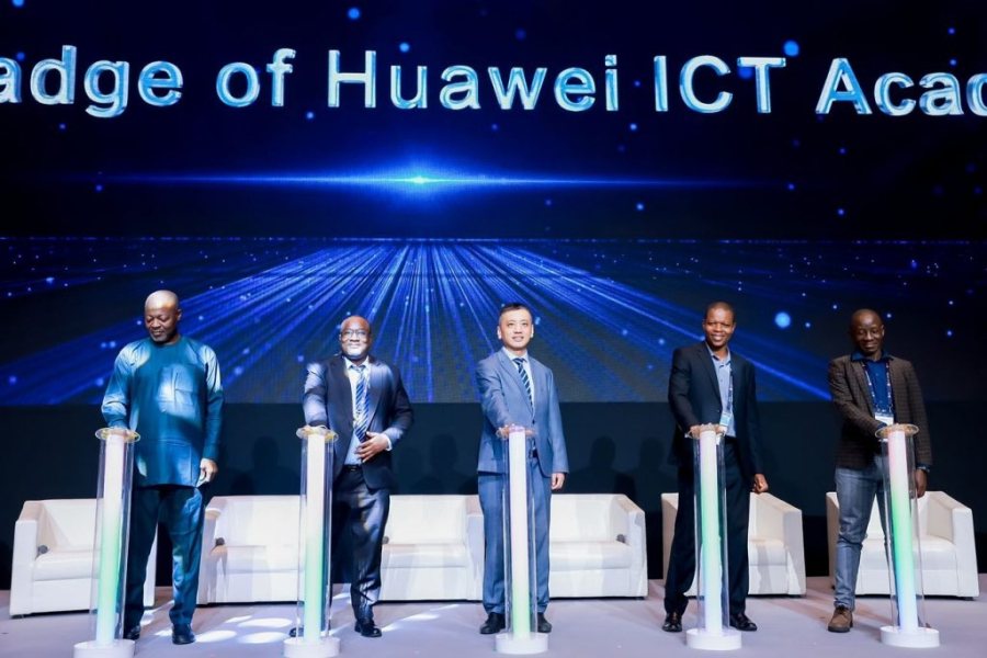 huawei-s-engage-a-former-150-000-africains-en-competences-numeriques