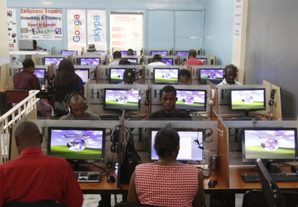 Zimbabwe approves its 2023-2030 broadband program