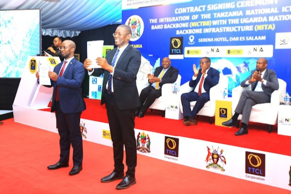 la-tanzanie-s-est-connectee-a-l-ouganda-par-fibre-optique-et-envisage-de-faire-pareil-avec-la-rdc-et-le-soudan-du-sud