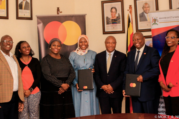 l-ouganda-signe-un-partenariat-avec-mastercard-pour-favoriser-l-adoption-de-solutions-numeriques