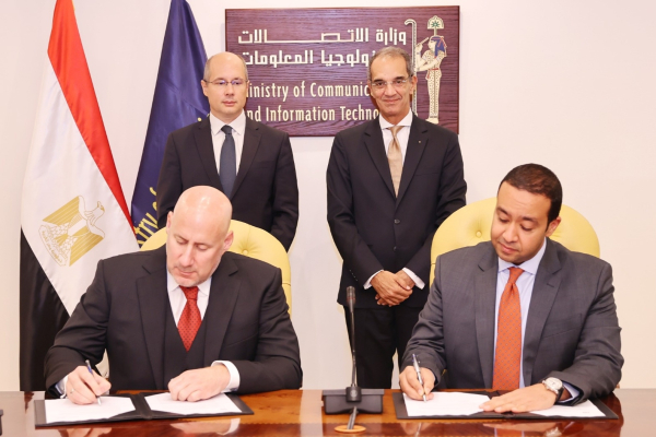 telecom-egypt-et-4ig-s-associent-pour-construire-un-cable-sous-marin-a-fibre-optique-albanie-egypte