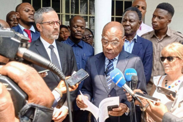 La RDC sollicite l’aide de la France pour numériser sa bibliothèque nationale